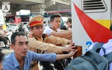 Người dân ùn ùn quay lại Hà Nội sau kỳ nghỉ lễ
